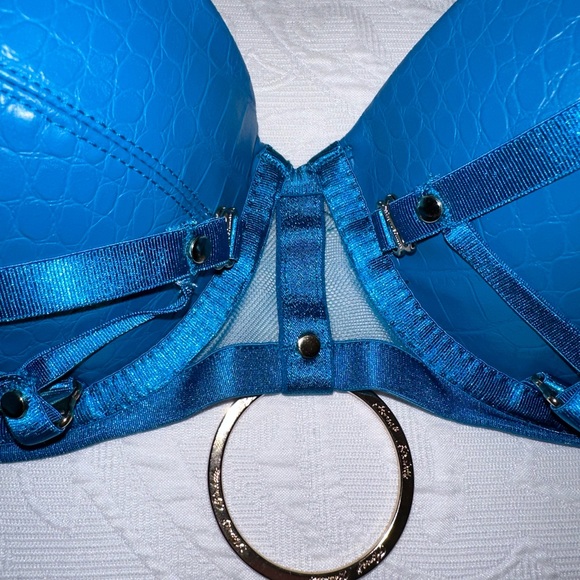 MISTRESS T
PEACOCK BLUE PUSH UP BRA & BOTTOM LINGERIE SET - Picture 14 of 16